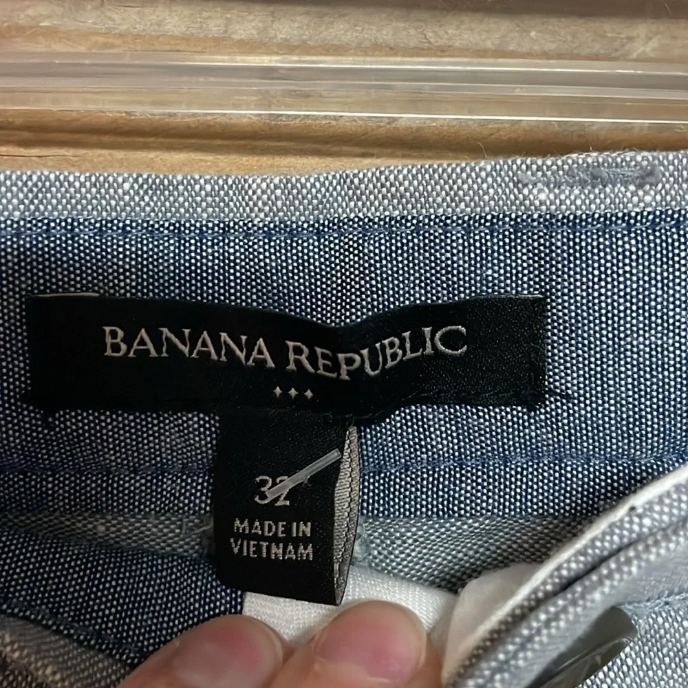 Banana Republic size 32 Gray City Straight Fit 11” Short with front&back pocket
